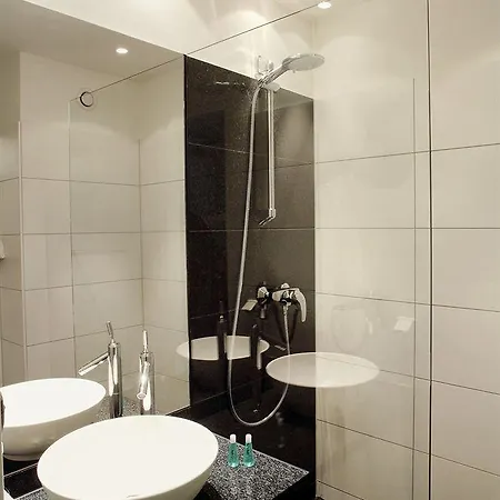 Hotel One